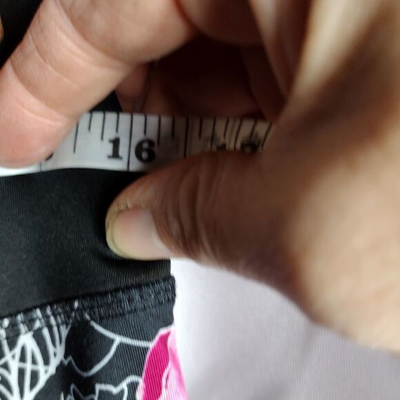 Danskins capris - Picture 6 of 8